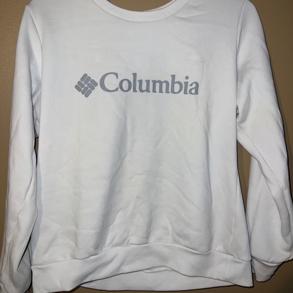 Medium white Columbia sweatshirt